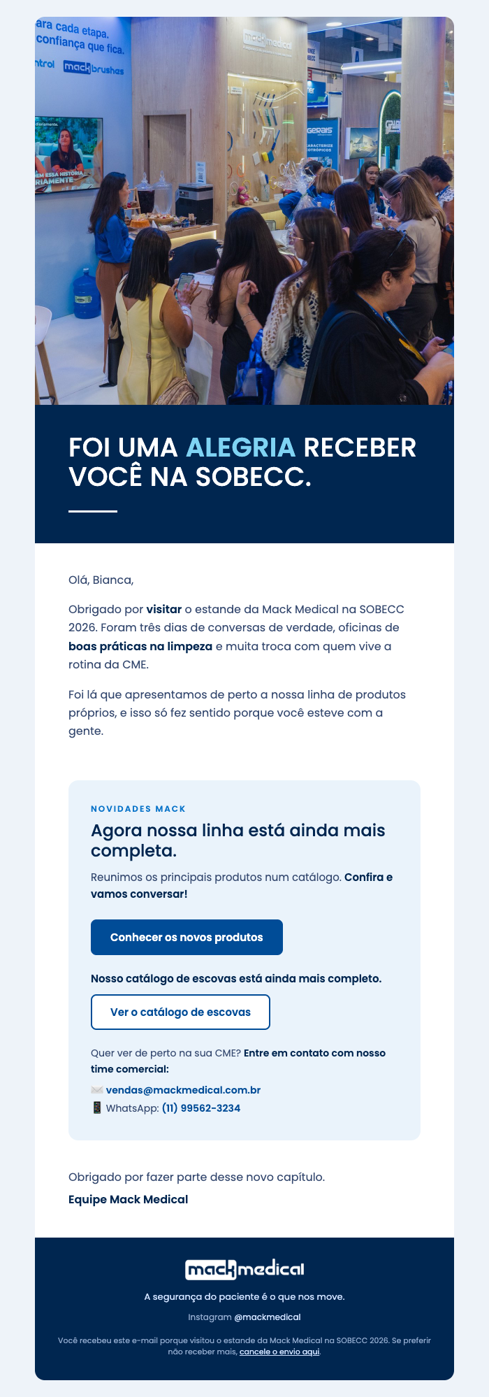 E-mail com o título branco legível sobre o azul escuro e o rodapé claro
